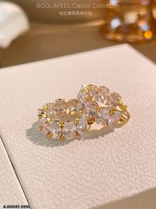 Boucles d'oreilles clous en argent sterling 925 plaqué or et rhodium avec zircon cubique, bijoux OEM de haute qualité, idéales pour un cadeau d'anniversaire - Product Image 3