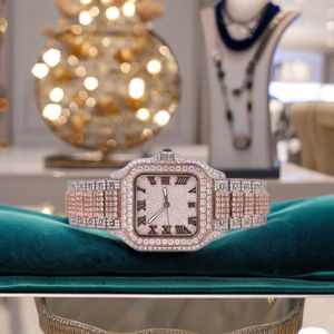 Montre en diamant moissanite de haute qualité pour homme, montre-bracelet en or rose pour les activités de plein air, disponible à un prix abordable - Product Image 1