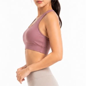 Haut de yoga pour femme : soutien premium, confort actif, tissu respirant, performance yoga, sensation légère, style moderne, coupe fluide - Product Image 3