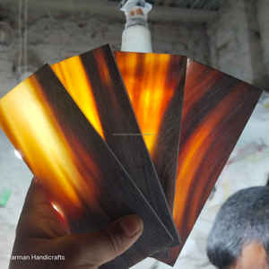 Élégante plaque en corne de buffle faite à la main, écologique, blanc clair et brun clair, matériau naturel pour montures optiques, vente en gros - Product Image 3