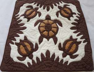 Beautiful <b>Handmade</b> 100% Cotton Hawaiian <b>Quilts</b> Embroidered Turtle Pattern Eco-Friendly Vintage Style for Home Hotel Decoration - Product Image 3