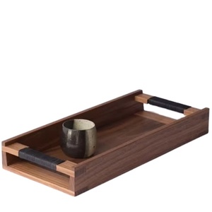 ถาดไม้วอลนัททรงสี่เหลี่ยมทันสมัยพร้อมที่จับถาดเสิร์ฟสำหรับรับประทานอาหารและการจัดเก็บ - Product Image 1