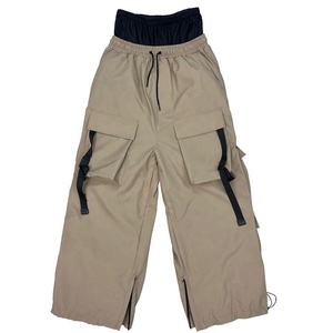 Pantalones de esquí impermeables y cortavientos, pantalones cargo térmicos de snowboard para hombre y mujer, pantalones de nieve oversize para invierno y actividades al aire libre, estilo streetwear. - Product Image 1
