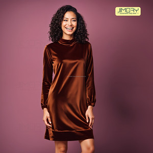 JE2018 Ropa al por mayor Vestido de noche de terciopelo personalizado Vestido largo formal con plumas de diamantes de imitación Decoración fruncida - Product Image 4