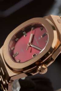 Reloj de Pulsera para Mujer Alexander Ferros 6152R/03 con Cierre Oculto de Botón, Acero Inoxidable, Cristal de Zafiro, Movimiento de Cuarzo, 33 mm, Resistente al Agua 50 m - Product Image 2