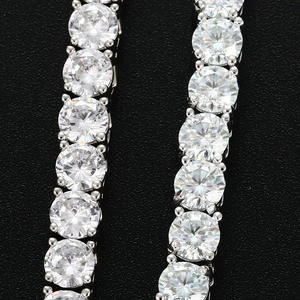 Bracelet tennis classique en moissanite avec pierres couleur D VVS, fermoir sécurisé et brillance durable pour femme – Collections de luxe - Product Image 2