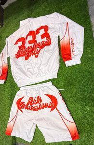 ชุดเซ็ตเสื้อแจ็คเก็ตและกางเกงขาสั้นกันลม ระบายอากาศได้ดี พิมพ์ลายแบบซับลิเมชั่น แห้งเร็ว เหมาะสำหรับฤดูร้อน สไตล์สตรีทแฟชั่น - Product Image 4