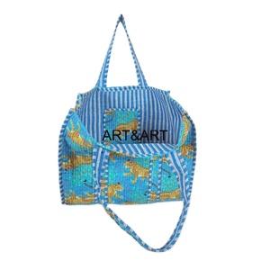 Sac fourre-tout en coton matelassé indien fait à la main pour femmes, grand sac à bandoulière ethnique à imprimé floral, fermeture éclair, style tendance - Product Image 2