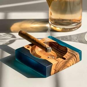 Cenicero de Cigarros de Resina y Madera Hecho a Mano, Sin Humo, Forma Personalizada, Decoración Premium para el Hogar, Oficina o Bar, Regalo - Product Image 1