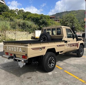 CUATRO Land Cruiser 76 4.5 Station-Wagon S79 LX 40TH ANNIVERSARY 2023, Autos Usados en BUEN ESTADO para USO GENERAL - Product Image 6