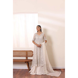 FASHIONISTA INTERNATIONAL Tissu en satin floral suisse style indien pakistanais pour robes de soirée florales de mariage et de fête - Product Image 2