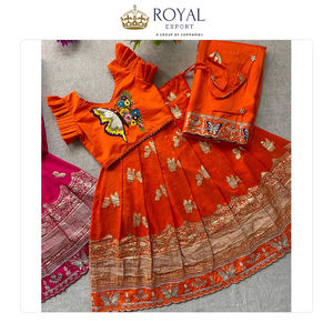Vente en gros de vêtements indiens pour enfants de la dernière collection, de qualité supérieure, en soie Vichitra pure, Lehenga Choli pour mariage - Product Image 2