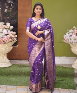 Sari Banarasi Étnico Tradicional Indio con Tejido Zari, Materiales Reciclados, para Todas las Estaciones, Bodas, Ocasiones Festivas y Funciones - Product Image 1