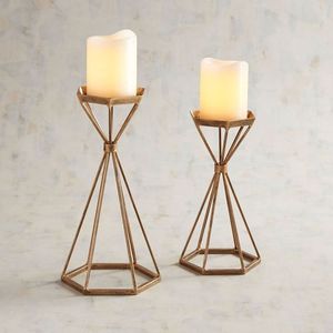 Porte-bougie minimaliste en fer, support à bougie en métal contemporain pour la décoration intérieure d'appartements modernes - Product Image 1