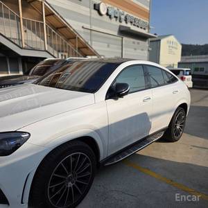 Mercedes-Benz Clase GLE GLE400d 4MATIC Coupé 2023, 43,723 km, Diésel, Automático, Volante a la Izquierda, Cámara Trasera - Product Image 3