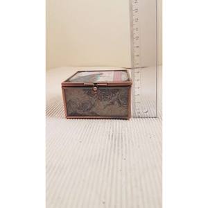 Boîte à bijoux carrée de style vintage avec un motif paon, en verre et métal - Product Image 2
