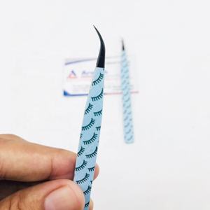 Pince à épiler professionnelle noire en papier plasma enduit, durable, pour extensions de cils, avec logo personnalisé, vente en gros - Product Image 2