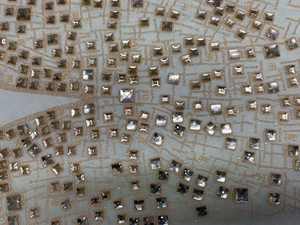 Tela de Encaje de Poliéster Bordada con Cuentas Hecha a Mano para Vestidos de Novia - Estilo Clásico de Lujo, Suministro Mundial - Product Image 5