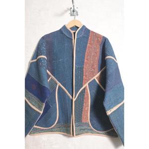 Chaqueta Kantha Vintage Hecha a Mano para Mujer, Abrigo Boho de Algodón Indio con Parches, Ropa Exterior Étnica Informal - Product Image 1