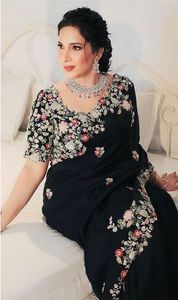 Sari Tradicional Gujarati de Georgette de NiMa Creations, Negro con Bordado Floral en el Borde, Corte Regular para Mujer, Ideal para Bodas, Fiestas y Graduaciones - Product Image 4