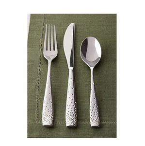 Ensemble de couverts texturés en argent artisanal |   Ensemble de 3 couverts en acier inoxydable de qualité supérieure |   Vaisselle élégante en argent poli miroir - Product Image 1