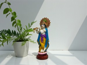 Nirmala Handicrafts - Estatua de Resina Hecha a Mano del Dios Krishna con Flauta, Corona de Pavo Real, Acabado Tradicional Colorido de Rajasthan para el Hogar - Product Image 4