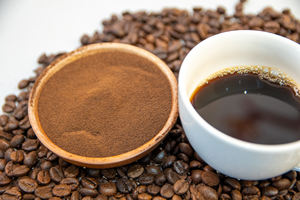 Sac de 10 kg de poudre de café instantané Robusta séché par pulvérisation pour producteurs de café, goût caramel, capacité de production stable - Product Image 4