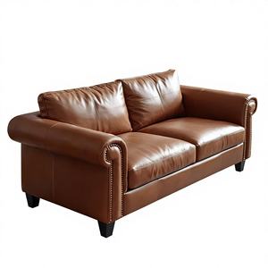 Canapé deux places en cuir marron traditionnel avec accoudoirs roulés, canapé en cuir classique pour salon - Product Image 1