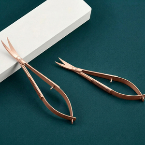 Ciseaux à bordure or rose, acier inoxydable de haute qualité, poignée ergonomique à ressort, logo personnalisé par Bahasa Pro - Product Image 1