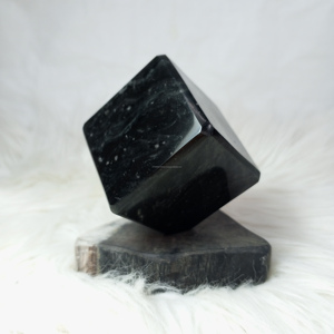 Vente en gros de haute qualité obsidienne indonésienne naturelle cube debout forme pierres précieuses artisanat cristal de guérison 5 cm - Product Image 2