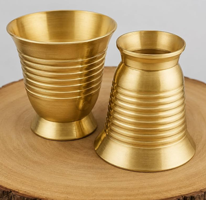 Verre à eau, vin ou jus en laiton de qualité supérieure, design élégant et raffiné, meilleur article de décoration de table. - Product Image 1