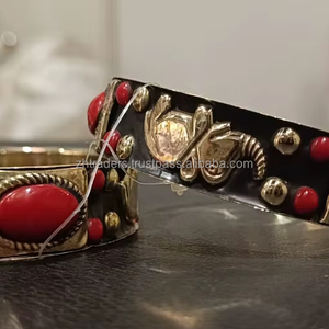 Modern Muse Ensemble de manchettes et bracelets ajustables faits à la main en laiton Bijoux de créateur tendance pour le style des femmes - Product Image 1