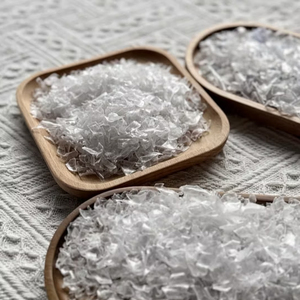 Flocons de PET recyclé de qualité supérieure, faible teneur en PVC, faible humidité, bleu clair, pour emballage industriel en fibres et applications de moulage - Product Image 6