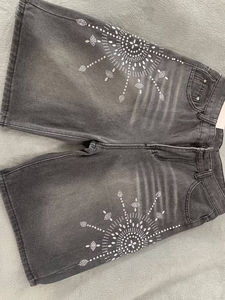 Shorts de mezclilla premium para mujer con diseño de cintura con presillas y pedrería, estilo streetwear de algodón lavado - Product Image 6