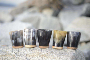 Vaso de Cerveza Vikingo Ecológico Hecho a Mano con Diseño de Ágata de Cuerno Corto, Técnica Pulida de Cuerno de Búfalo Auténtico, Tapa Nueva para Café - Product Image 5