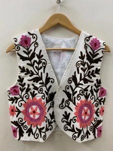 Gilet en coton blanc brodé de fleurs, col en V, sans manches, style bohème, vêtement d'extérieur pour femme, motif fait main, longueur standard - Product Image 4