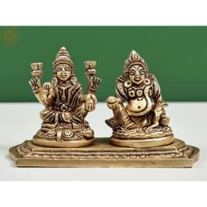Estatua de latón de 4 pulgadas hecha a mano de la diosa Lakshmi y Lord Kuber, escultura india, artículo hecho a mano - Product Image 1