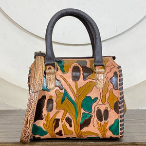 Wholesale Western Floral Cowhide Genuine Leather Weekender <b>Bag</b> Hand <b>Tooled</b> Leather Travel <b>Tote</b> Duffel <b>Bags</b> for Unisex Speedy - Product Image 2