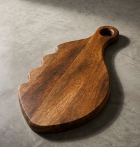 Tabla de Cortar de Madera de Mango Irregular Personalizada con Borde Ondulado, Tabla de Cocina para Cortar Alimentos con Acabado en Nogal, Tabla de Charcutería - Product Image 5