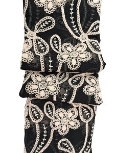 Broderie florale de luxe en gros, style Dori, sur tissu rayonne noir – Travail de fil complexe pour robes - Product Image 3