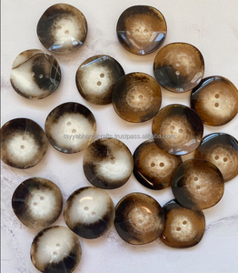 Botones de Cuerno de Alta Calidad, Botones Redondos Personalizados de Alta Calidad, Botones de Cuerno en Blanco - Product Image 1