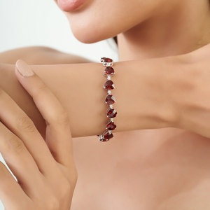 Bracelet tennis Sarraf Jewel haut de gamme en argent sterling 925 avec pierres précieuses grenat naturel taille triligne et diamants - Product Image 4