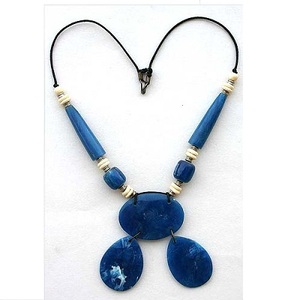 MOON RISE CRAFT Collier de perles irrégulières en résine faites à la main, multicolores, plaqué argent, artisanat classique, unisexe, le plus vendu - Product Image 1