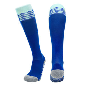 Vente en gros de chaussettes de sport pour jeunes avec logo personnalisé, chaussettes de performance pour le football, le soccer et la course à pied - Product Image 4