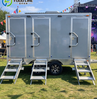 Deux toilettes mobiles pour lieux de mariage en plein air Toilettes mobiles de luxe préfabriquées