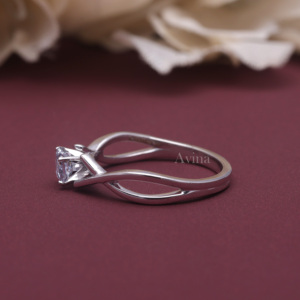 Anillo de Compromiso con Diamante Azul Radiante Cultivado en Laboratorio, Certificado por IGI, Oro Blanco/Rosa y Amarillo de 18K, Diseño Infinito Trenzado, Solitario - Product Image 5