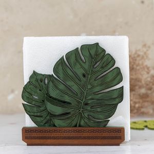Porta Servilletas de Madera Ecológico en Color Verde Salvia con Diseño de Hoja de Monstera para Fiestas - Product Image 2