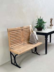 Banc d'entrée vintage style métro parisien, en bois à lattes et base en fonte, pour salle de cinéma, salle d'attente, entrée, salon, mobilier de maison - Product Image 6