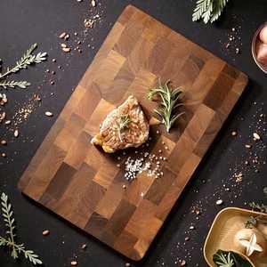 Tabla de cortar de nogal hecha a mano con veta de madera, tipo bloque de carnicero a cuadros - Product Image 2