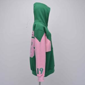 Sudaderas con capucha de manga larga para mujer, de calidad premium, con logotipo personalizado, fabricadas en negro con bordado chenille en la parte delantera y trasera. - Product Image 6